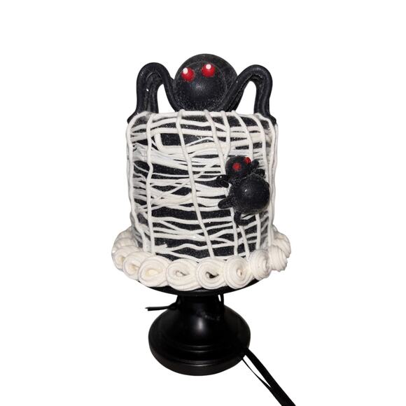 Sweet Treats & Candy Corn Lane Halloween Mini Cake Decor Spider Spiderweb - Picture 1 of 4